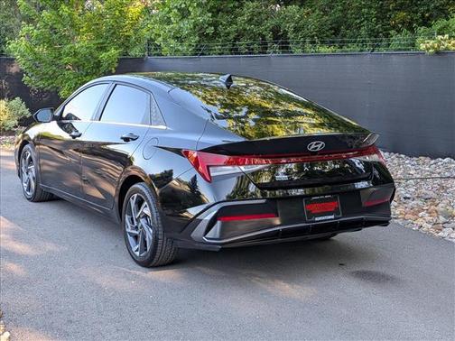 Black 2024 Hyundai ELANTRA SEL