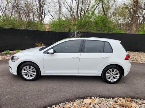 2018 Volkswagen Golf TSI SE