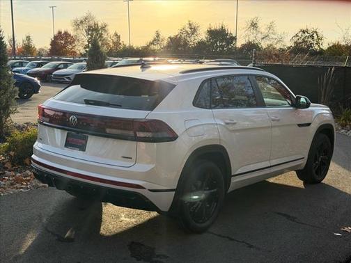 2026 Volkswagen Atlas Cross Sport 2.0T SEL R-Line Black
