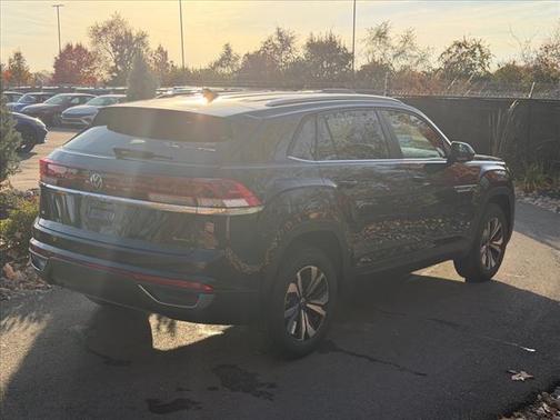 2026 Volkswagen Atlas Cross Sport 2.0T SE