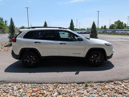 Bright White 2017 Jeep Cherokee Altitude