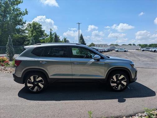 Pyrite Silver Metallic 2024 Volkswagen Taos 1.5T SEL