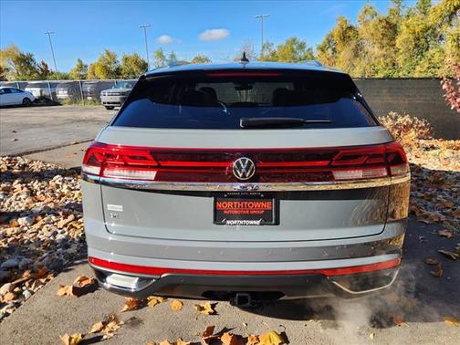 2025 Volkswagen Atlas Cross Sport 2.0T SE w/Technology