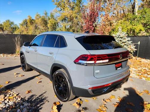2025 Volkswagen Atlas Cross Sport 2.0T SE w/Technology