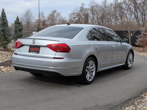 2016 Volkswagen Passat 1.8T SEL Premium