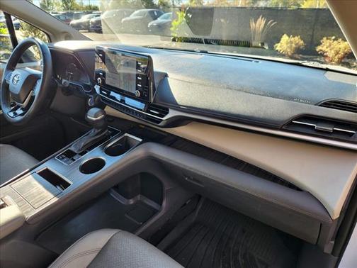 2022 Toyota Sienna Limited