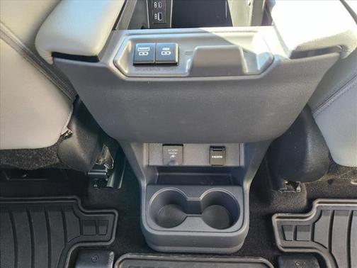 2022 Toyota Sienna Limited
