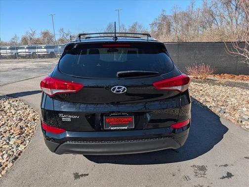 2017 Hyundai TUCSON SE