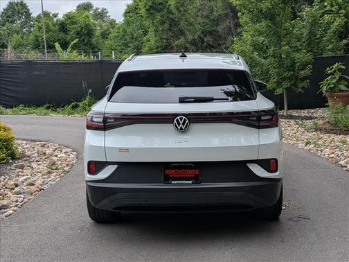 Pure White 2023 Volkswagen ID.4 Pro