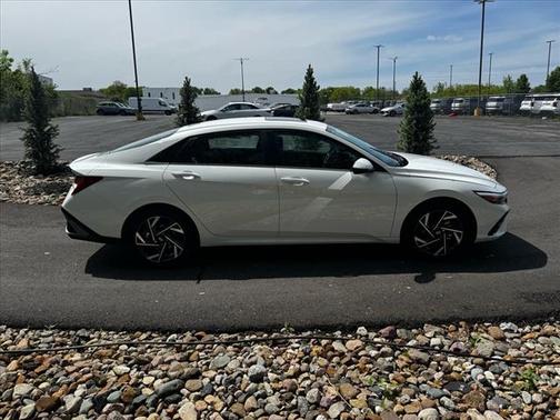 2025 Hyundai ELANTRA HEV Limited