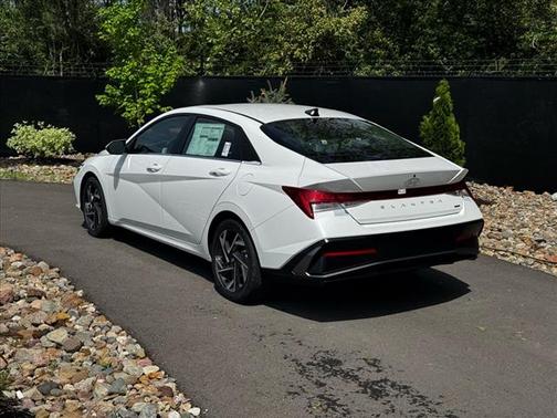 2025 Hyundai ELANTRA HEV Limited