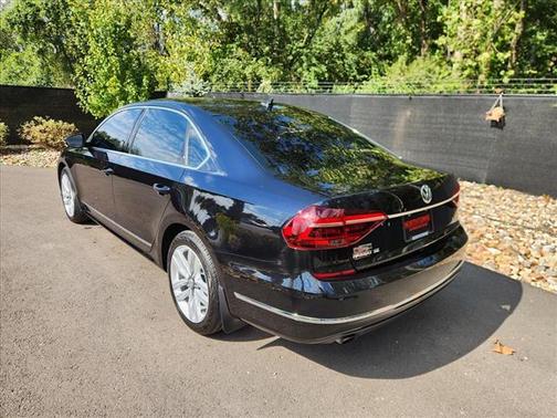 2017 Volkswagen Passat 1.8T SE w/Technology