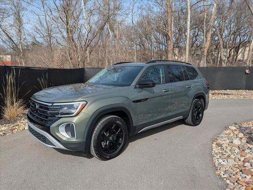 2025 Volkswagen Atlas 2.0T Peak Edition