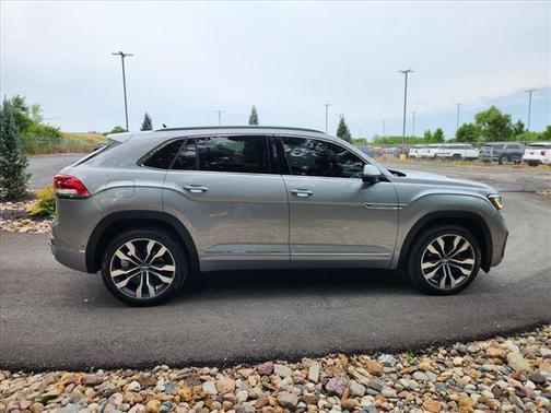 2022 Volkswagen Atlas Cross Sport 3.6L V6 SEL Premium R-Line