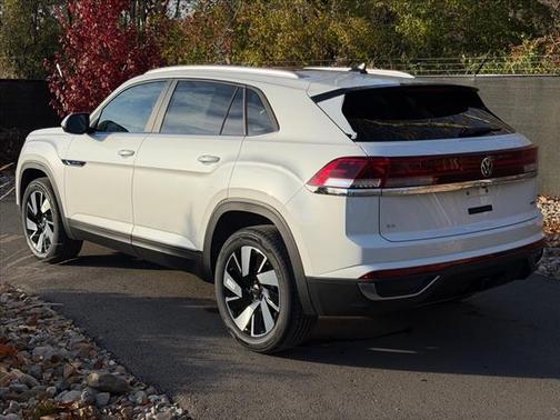2026 Volkswagen Atlas Cross Sport 2.0T SE