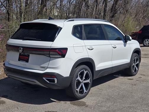 Pure White 2026 Volkswagen Taos 1.5T SEL