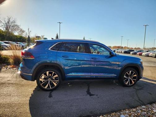 2025 Volkswagen Atlas Cross Sport 2.0T SEL Premium R-Line
