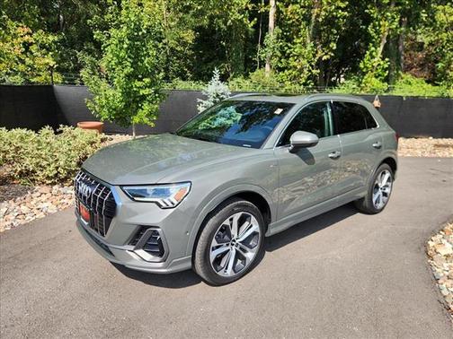 2020 Audi Q3 45 S line Prestige