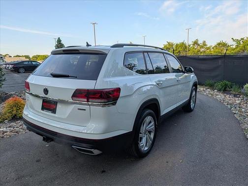 Pure White 2021 Volkswagen Atlas 3.6 V6 SE w/ Technology