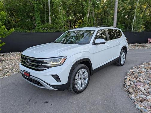 Pure White 2021 Volkswagen Atlas 3.6 V6 SE w/ Technology