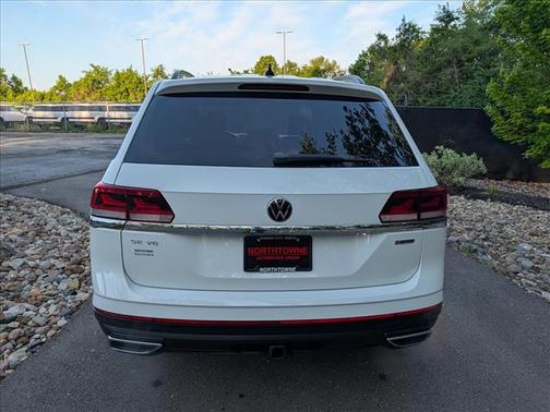 Pure White 2021 Volkswagen Atlas 3.6 V6 SE w/ Technology
