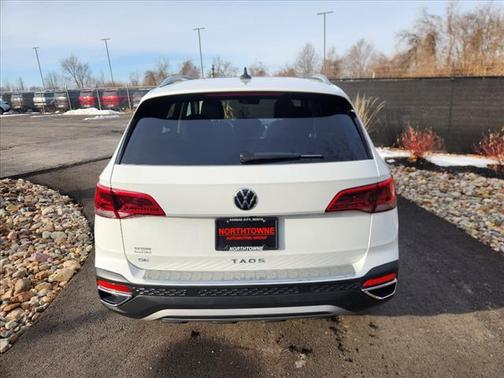 2024 Volkswagen Taos 1.5T SE