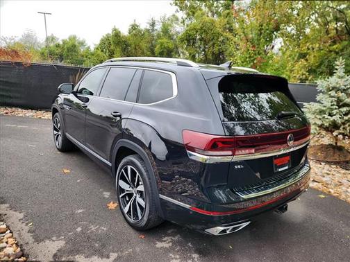 2024 Volkswagen Atlas 2.0T SEL Premium R-Line