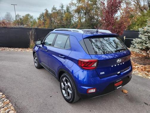 2024 Hyundai VENUE SEL