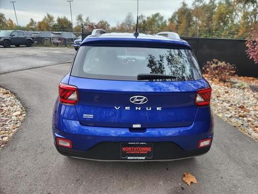 2024 Hyundai VENUE SEL