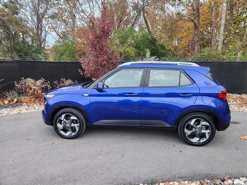 2024 Hyundai VENUE SEL