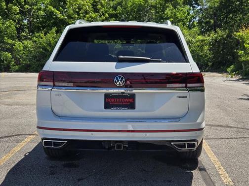 Opal White Pearl 2026 Volkswagen Atlas 2.0T SEL Premium R-Line