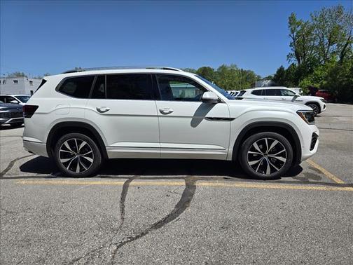 Opal White Pearl 2026 Volkswagen Atlas 2.0T SEL Premium R-Line