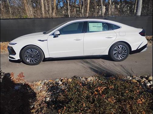 2026 Hyundai SONATA Hybrid SEL