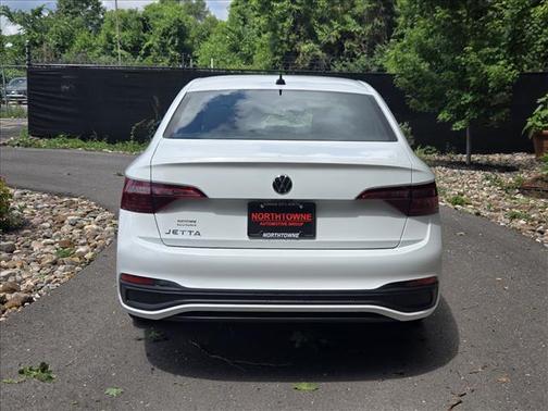 Pure White 2023 Volkswagen Jetta 1.5T Sport