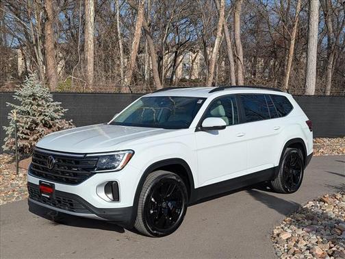 2024 Volkswagen Atlas 2.0T SE