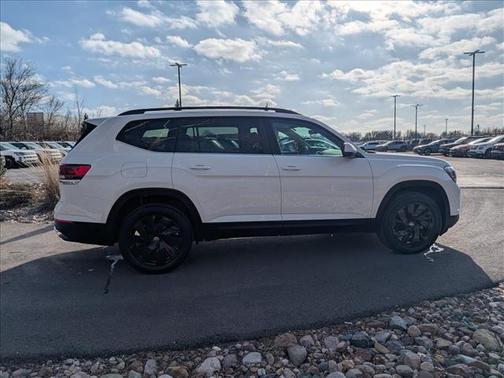 2024 Volkswagen Atlas 2.0T SE