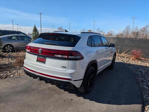 2025 Volkswagen Atlas Cross Sport 2.0T SEL R-Line Black