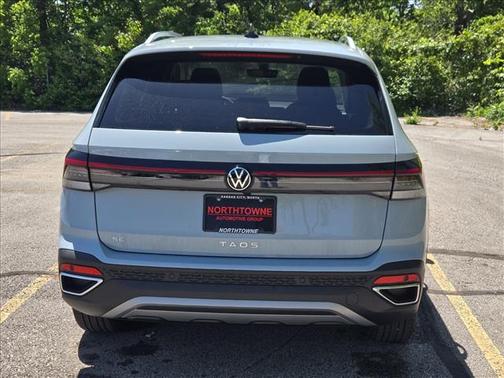 Gray 2026 Volkswagen Taos 1.5T SE