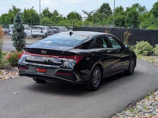 2024 Hyundai ELANTRA HEV Blue