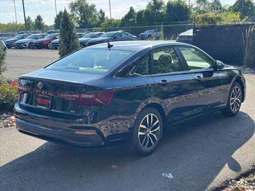 2025 Volkswagen Jetta 1.5T SE