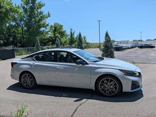 Gray Sky Pearl 2023 Nissan Altima 2.0 SR