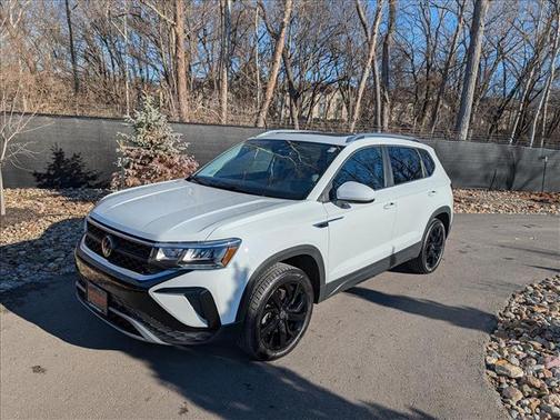 2023 Volkswagen Taos 1.5T SE