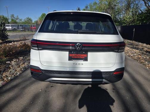 Pure White 2026 Volkswagen Taos 1.5T S
