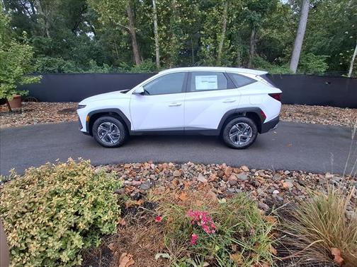 Pearl 2026 Hyundai TUCSON Hybrid Blue SE