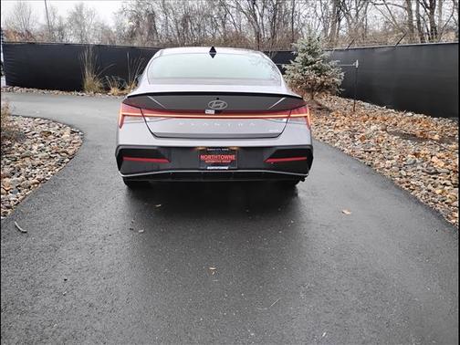 2025 Hyundai ELANTRA HEV SEL Sport