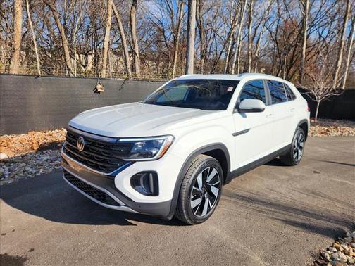 2024 Volkswagen Atlas Cross Sport 2.0T SE w/Technology