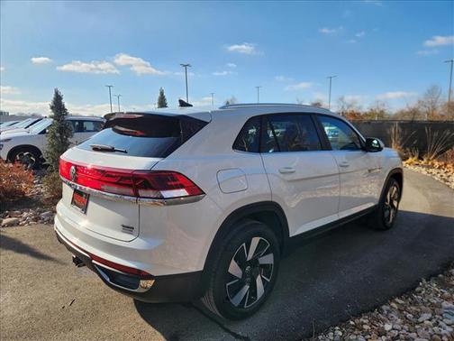 2024 Volkswagen Atlas Cross Sport 2.0T SE w/Technology