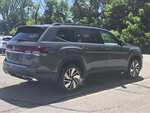 Pure Gray 2026 Volkswagen Atlas 2.0T SE W/TECHNOLOGY