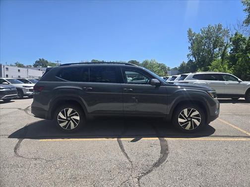 Pure Gray 2026 Volkswagen Atlas 2.0T SE W/TECHNOLOGY