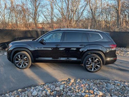 2025 Volkswagen Atlas 2.0T SEL Premium R-Line